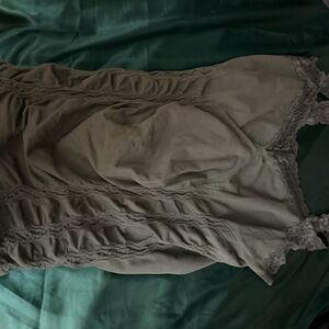 Elegant Lace Trimmed green, flattering tank top, med.